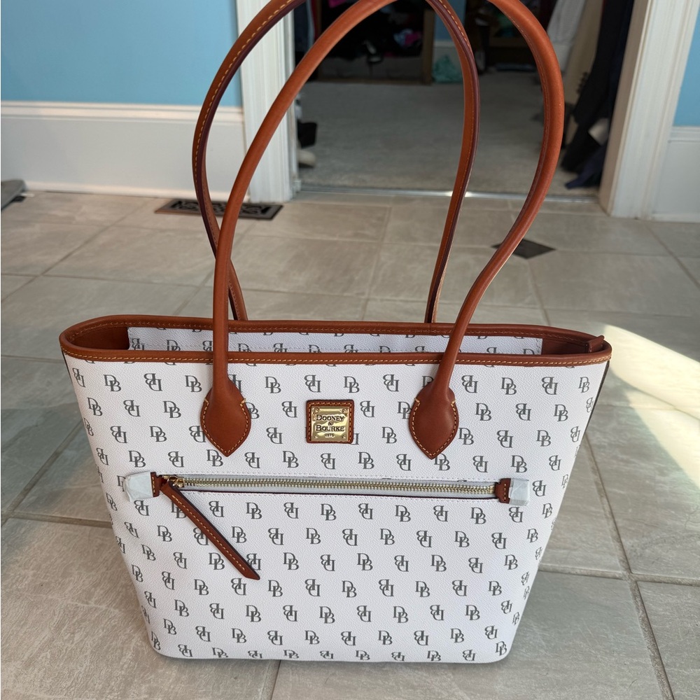 New with tags Dooney & Bourke White and Tan Monogram Tote